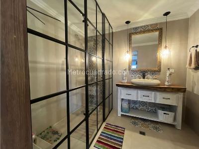 Casa de 4 alcobas en venta en Las Palmas, Medellín, 690 m² · foto 19 de 20