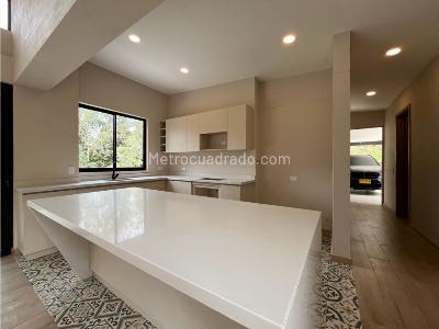 Casa de 3 alcobas en venta en Sajonia, Rionegro · foto 4 de 19