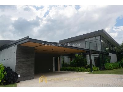 Casa de 3 alcobas en venta en Llanogrande, Rionegro, 450 m² · foto 2 de 20