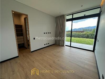 Casa de 3 alcobas en venta en Llanogrande, Rionegro, 450 m² · foto 19 de 20