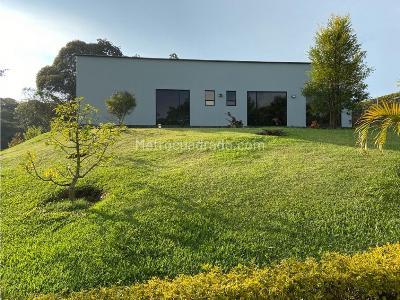 Casa de 4 alcobas en venta en Via San Antonio La Ceja, Rionegro · foto 2 de 10