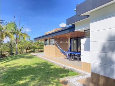 Casa de 4 alcobas en venta en Llanogrande, Rionegro · foto 3 de 13