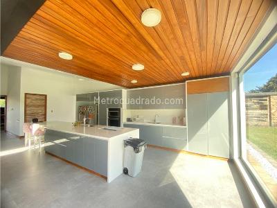 Casa de 4 alcobas en venta en Llanogrande, Rionegro · foto 4 de 13