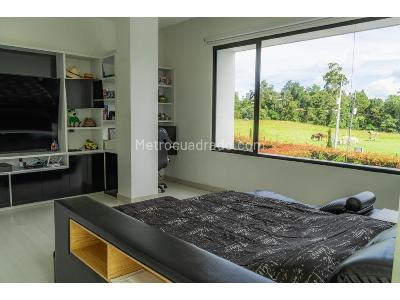 Casa de 4 alcobas en venta en Alto De Las Palmas, Medellín, 1900 m² · foto 9 de 13