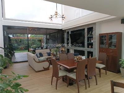 Casa de 4 alcobas en venta en Llanogrande, Rionegro, 340 m² · foto 2 de 20