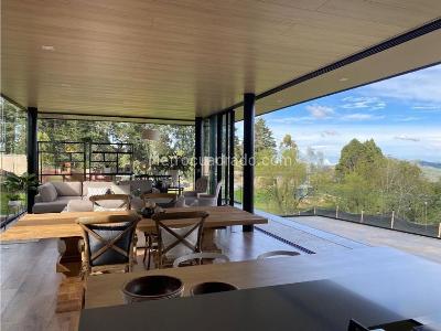 Casa de 3 alcobas en venta en Alto De Las Palmas, Medellín, 400 m² · foto 2 de 16