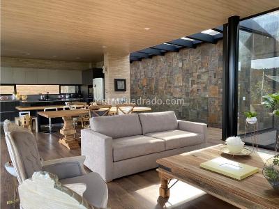 Casa de 3 alcobas en venta en Alto De Las Palmas, Medellín, 400 m² · foto 6 de 16