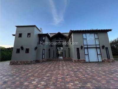 Casa de 5 alcobas en venta en Llanogrande, Rionegro, 1500 m² · foto 16 de 20