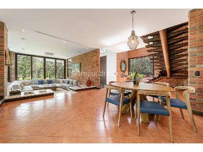 Casa de 4 alcobas en venta en El Escobero, Medellín · foto 2 de 18