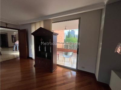 Apartamento de 4 alcobas en venta en El Poblado, Medellín, 410 m² · foto 11 de 20