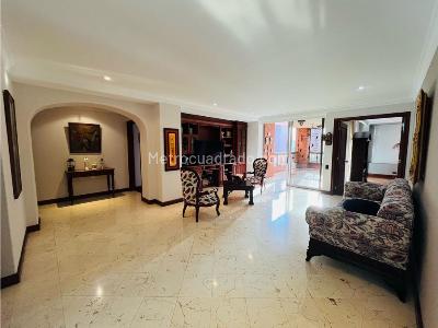 Apartamento de 4 alcobas en venta en El Poblado, Medellín, 410 m² · foto 19 de 20