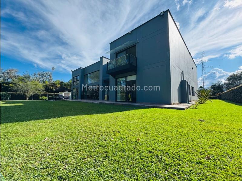 5BR House in Llanogrande (900 m²) - 5