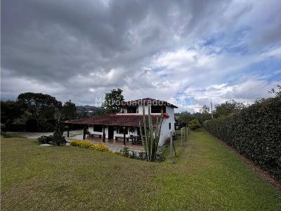 Casa de 5 alcobas en arriendo en El Tablazo, Rionegro · foto 2 de 12