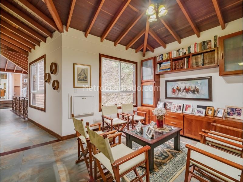 5BR House with Service Room in Envigado El Escobero