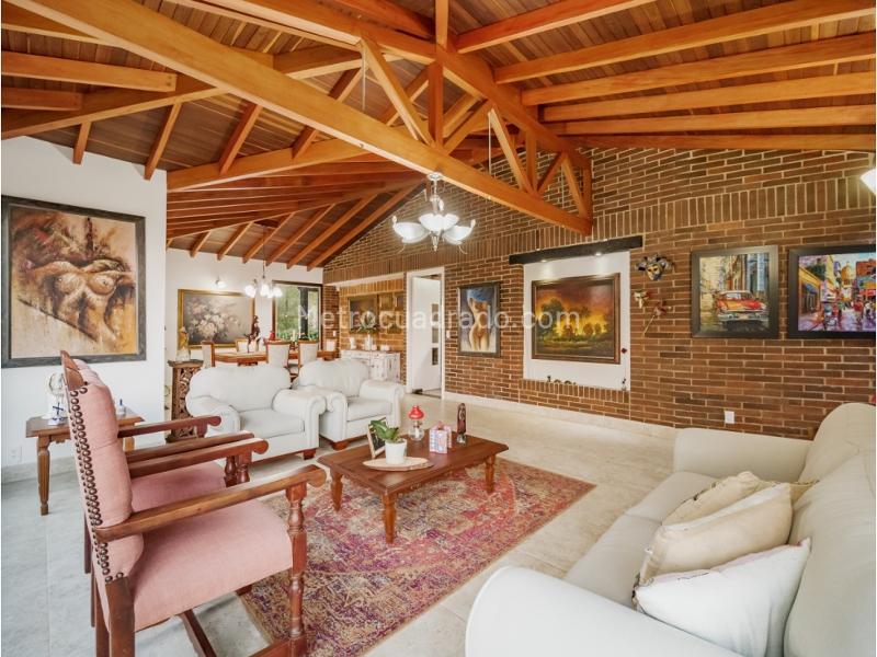 Casa de 5 Alcobas en Envigado El Escobero con Habitación de Servicio - 7