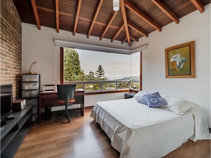 Casa de 5 Alcobas en Envigado El Escobero con Habitación de Servicio - 9