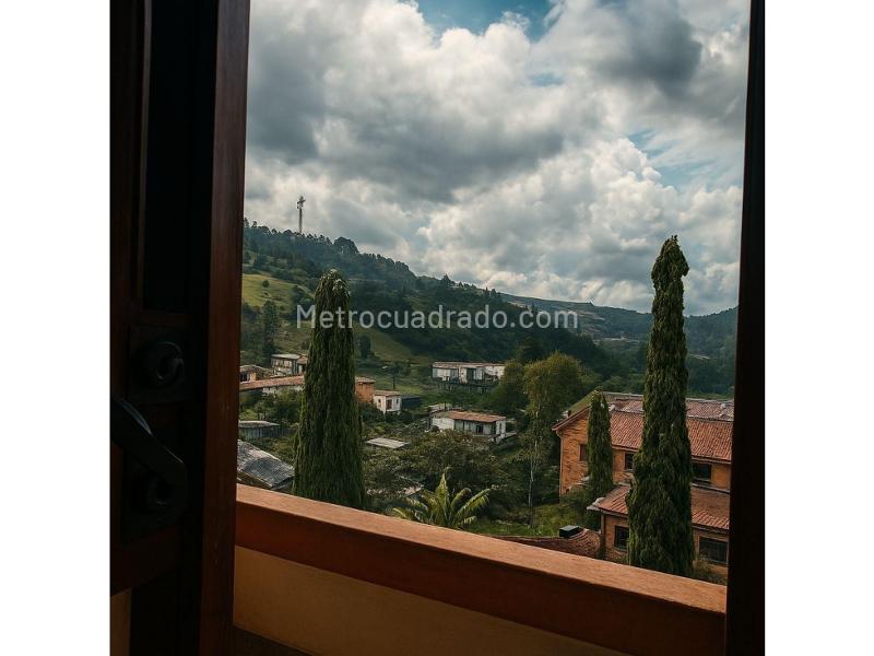 Hermosa casa colonial en arriendo en El Escobero - 7