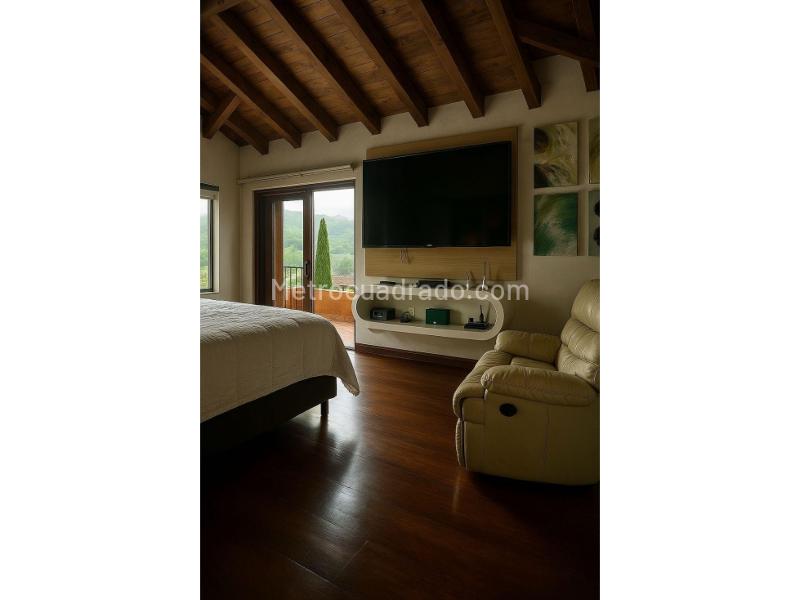 Hermosa casa colonial en arriendo en El Escobero - 9