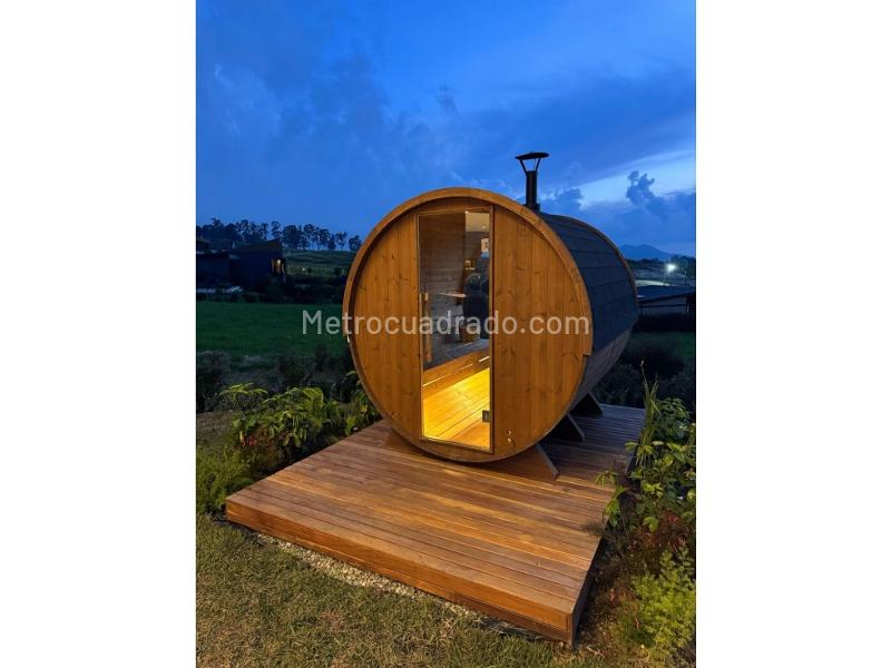 Luxurious 4BR House with Spacious Garden in Alto De Las Palmas - 3