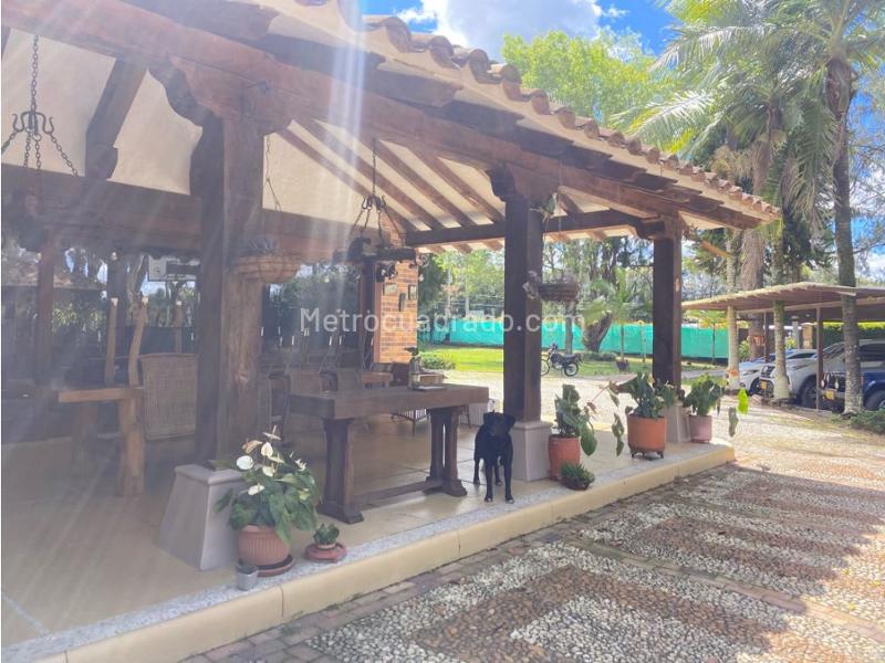 4BR House in Llanogrande (8000 m²) - 3