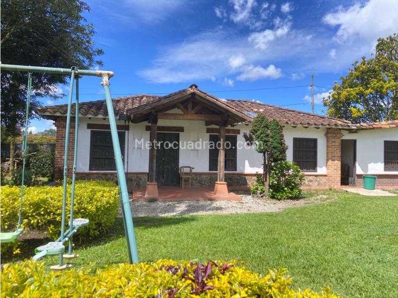 4BR House in Llanogrande (8000 m²) - 5