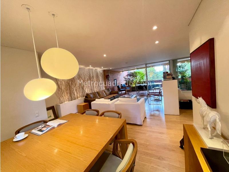 Stylish 2BR Apartment in Poblado San Lucas