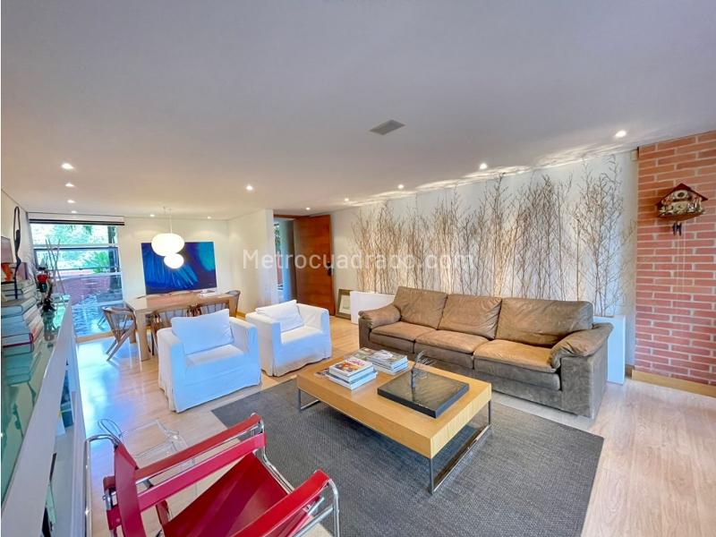 Stylish 2BR Apartment in Poblado San Lucas - 3