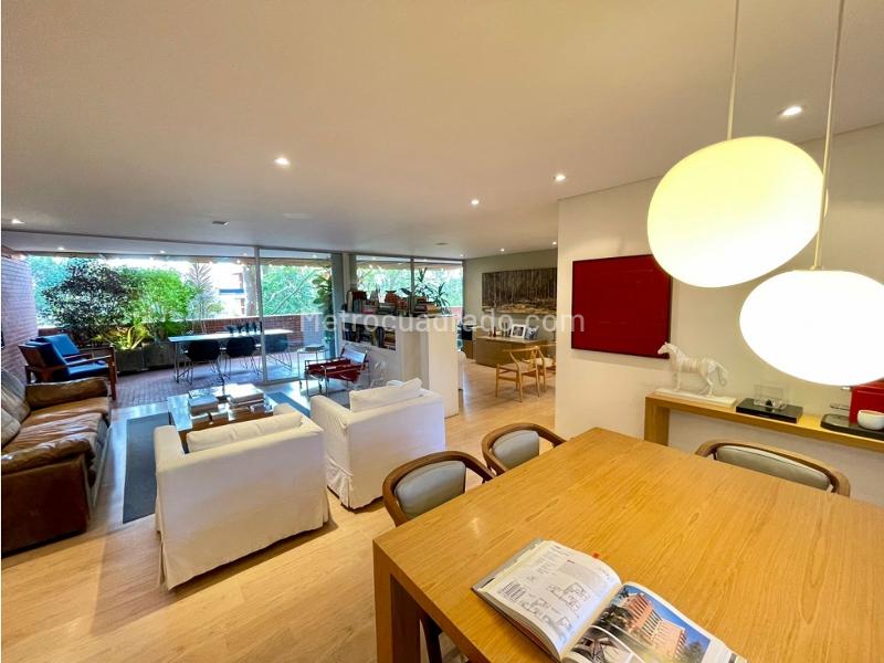 Stylish 2BR Apartment in Poblado San Lucas - 4