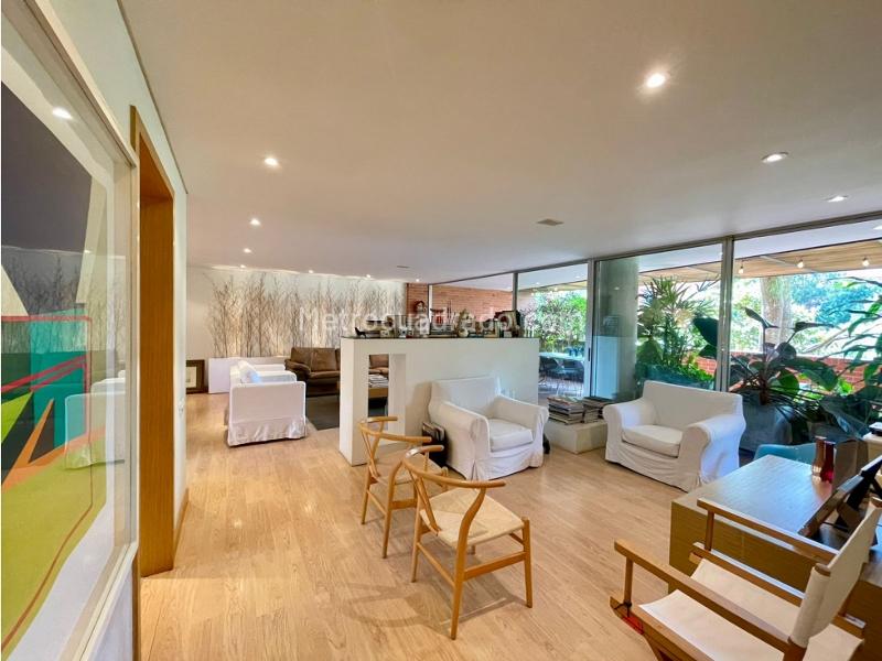 Stylish 2BR Apartment in Poblado San Lucas - 5