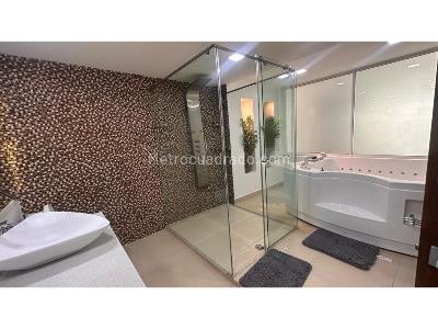 Casa de 3 alcobas en venta en Poblado San Lucas, Medellín, 510 m² · foto 4 de 20