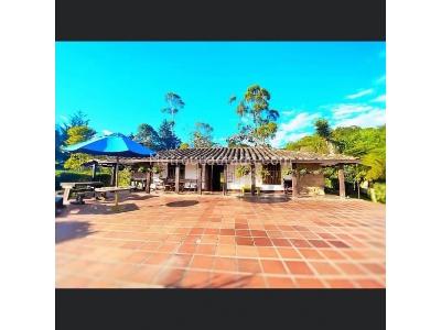 Casa de 3 alcobas en venta en Alcala, Envigado · foto 2 de 20