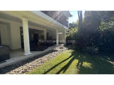 Casa de 3 alcobas en arriendo en Poblado San Lucas, Medellín, 510 m² · foto 2 de 20