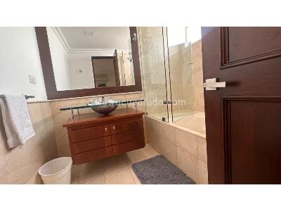 Casa de 3 alcobas en arriendo en Poblado San Lucas, Medellín, 510 m² · foto 16 de 20