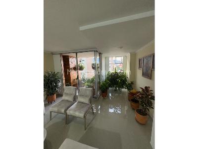 Apartamento de 4 alcobas en venta en Laureles, Medellín, 245 m² · foto 3 de 20