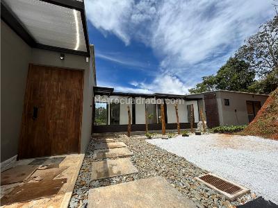 Casa de 3 alcobas en venta en San Antonio De Pereira, Rionegro, 200 m² · foto 2 de 15