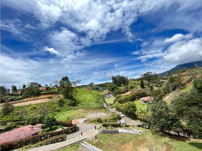 Casa de 3 alcobas en venta en San Antonio De Pereira, Rionegro, 200 m² · foto 3 de 15