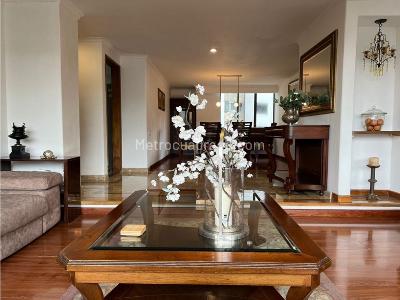 Apartamento en venta en El Poblado, Medellín · foto 2 de 20