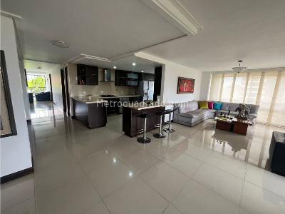 Apartamento de 4 alcobas en venta en El Poblado, Medellín, 200 m² · foto 2 de 17