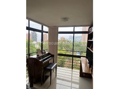 Apartamento de 4 alcobas en venta en El Poblado, Medellín, 200 m² · foto 3 de 17