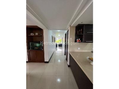 Apartamento de 4 alcobas en venta en El Poblado, Medellín, 200 m² · foto 9 de 17