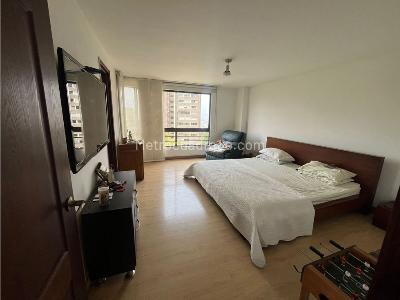 Apartamento de 4 alcobas en venta en El Poblado, Medellín, 200 m² · foto 13 de 17
