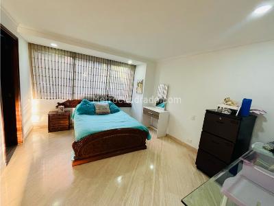 Apartamento de 4 alcobas en venta en El Poblado, Medellín, 425 m² · foto 17 de 20