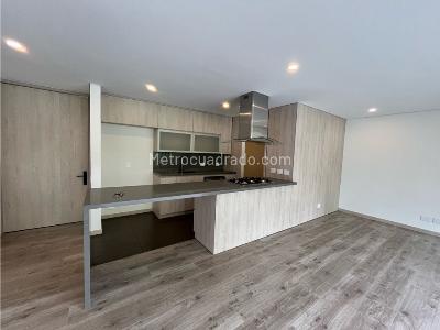 Apartamento de 2 alcobas en venta en El Poblado, Medellín, 104 m² · foto 2 de 20