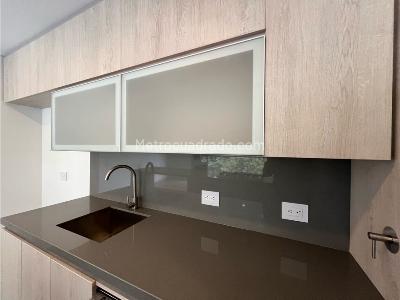 Apartamento de 2 alcobas en venta en El Poblado, Medellín, 104 m² · foto 4 de 20