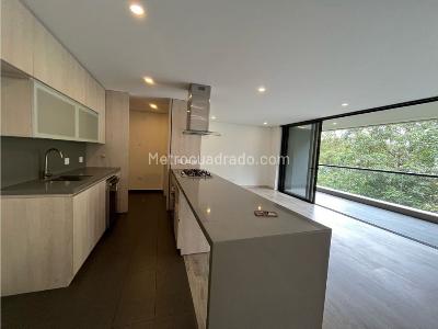 Apartamento de 2 alcobas en venta en El Poblado, Medellín, 104 m² · foto 6 de 20