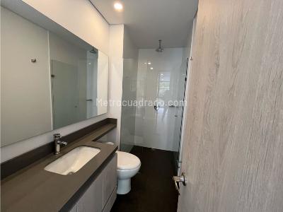 Apartamento de 2 alcobas en venta en El Poblado, Medellín, 104 m² · foto 10 de 20