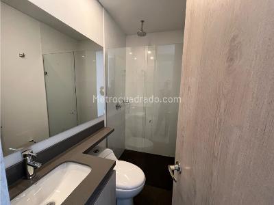 Apartamento de 2 alcobas en venta en El Poblado, Medellín, 104 m² · foto 15 de 20