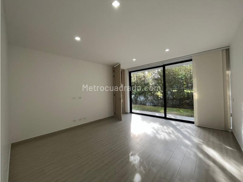 Casa Elegante de 4 Alcobas con Vista a la Ciudad en El Poblado - 7