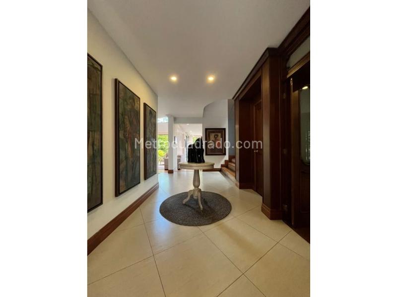 Elegant 4BR House with Pool in Envigado - 3