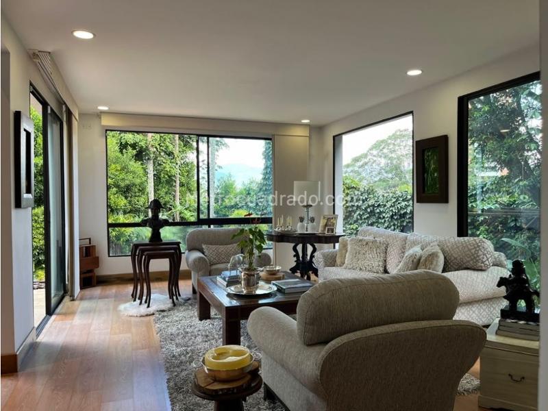 Elegant 4BR House with Pool in Envigado - 6